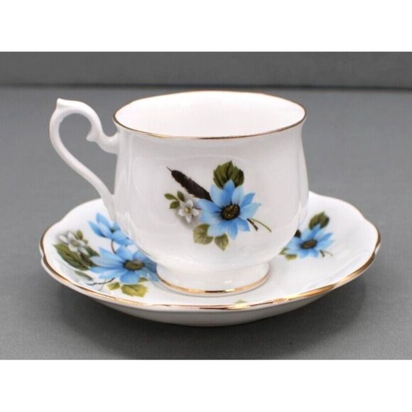 Royal Albert Blue Flowers And Cattails Tea Cup & Saucer Fine Bone China England - Picture 2 of 7